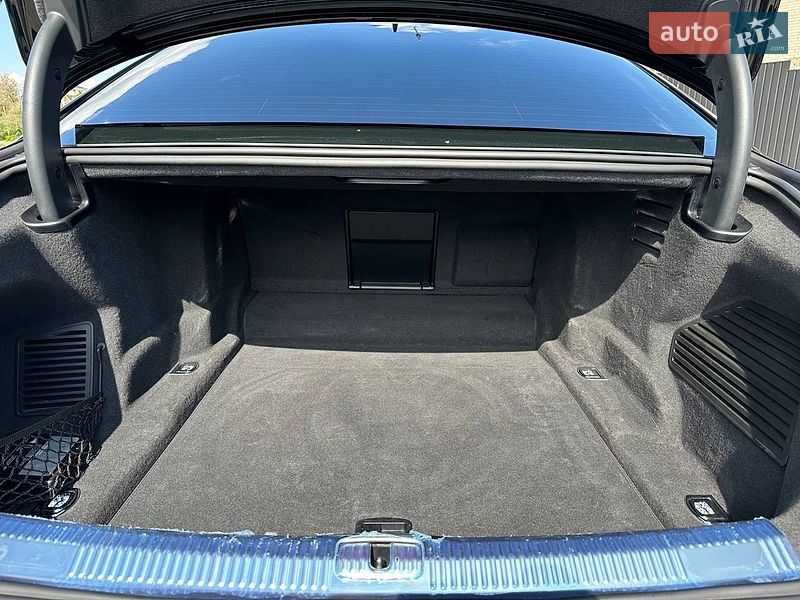 Седан Audi A8 2019 в Днепре