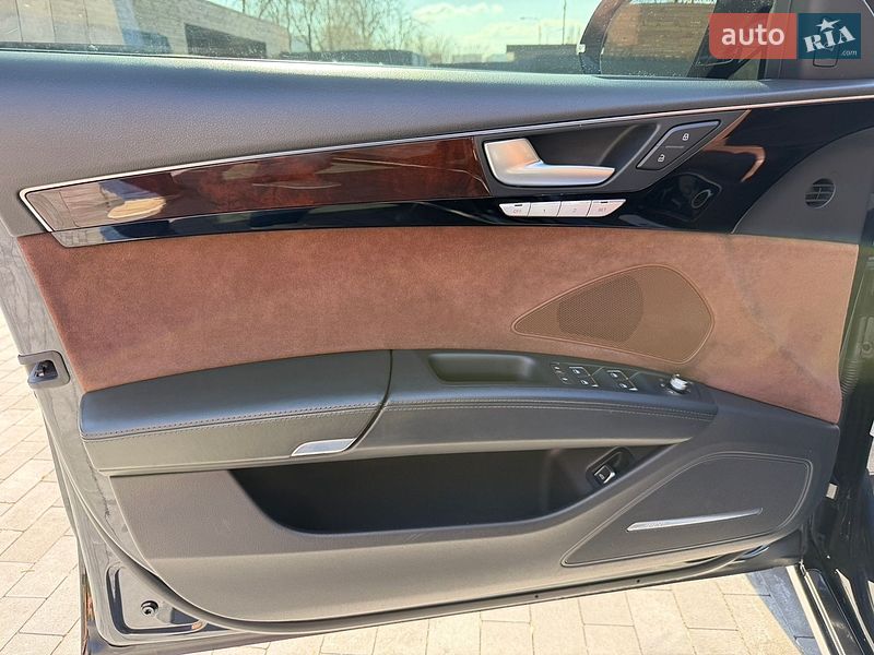 Седан Audi A8 2015 в Киеве