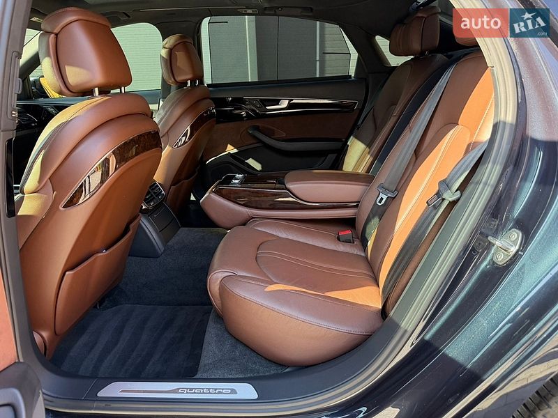Седан Audi A8 2015 в Киеве