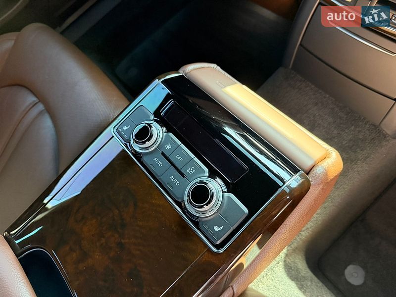 Седан Audi A8 2015 в Киеве