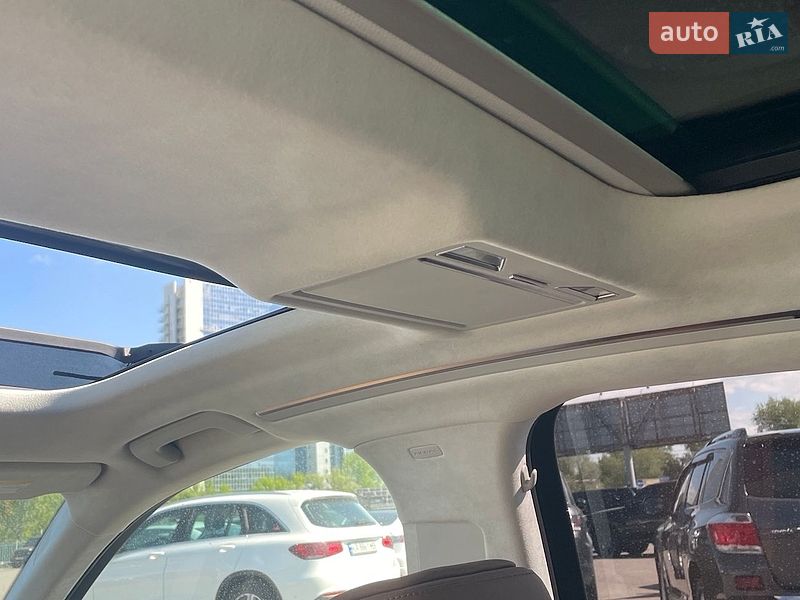 Седан Audi A8 2018 в Киеве