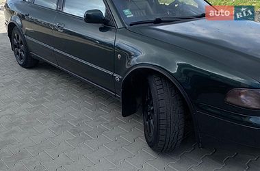 Седан Audi A8 1996 в Калуші