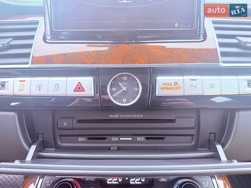 Седан Audi A8 2013 в Ровно
