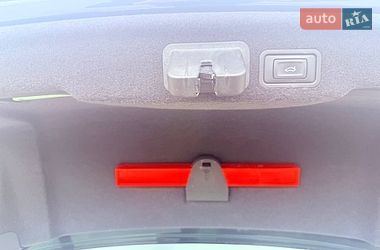 Седан Audi A8 2013 в Ровно
