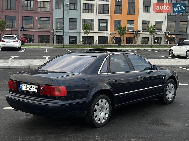 Седан Audi A8 2001 в Ровно