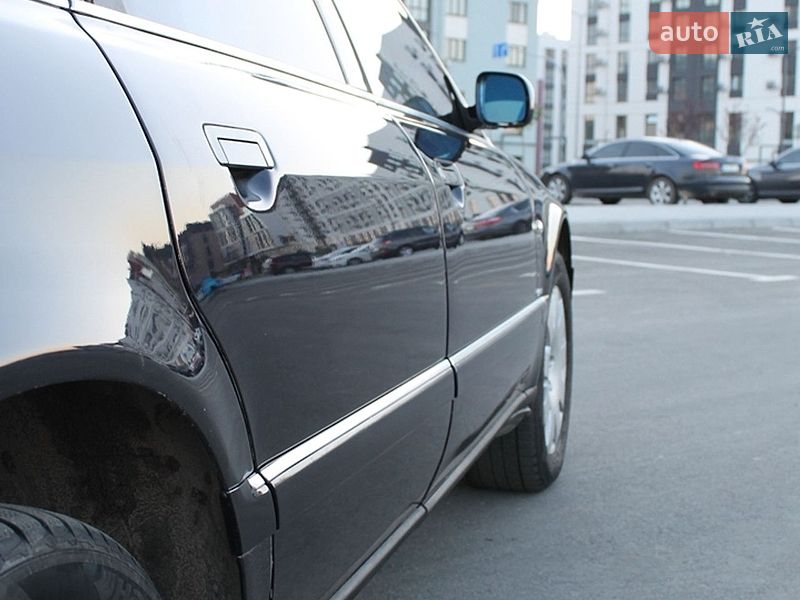 Седан Audi A8 2001 в Ровно