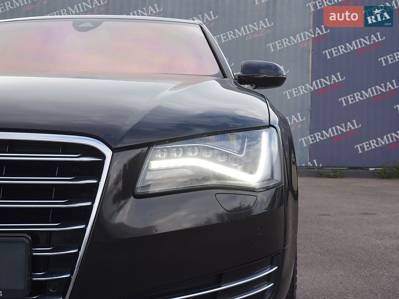 Седан Audi A8 2012 в Одесі