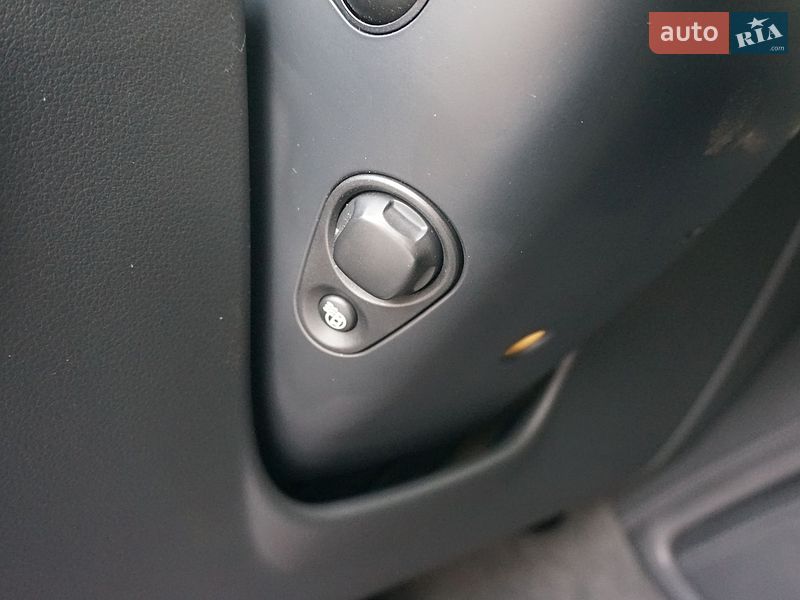 Седан Audi A8 2012 в Одесі