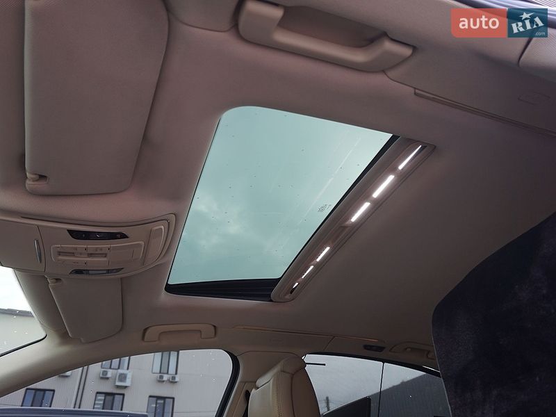 Седан Audi A8 2012 в Одесі