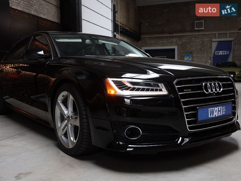 Седан Audi A8 2018 в Луцке