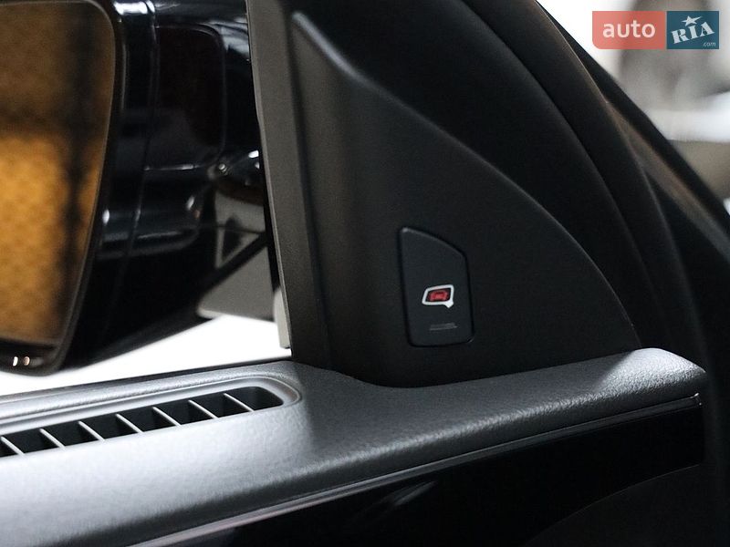 Седан Audi A8 2018 в Луцке