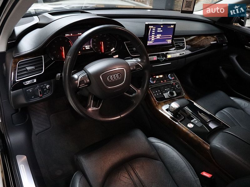 Седан Audi A8 2018 в Луцке