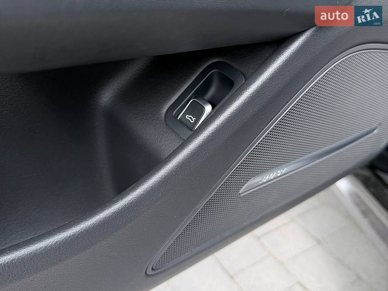 Седан Audi A8 2016 в Львові фото 15 Седан Audi A8 2016 в Львові