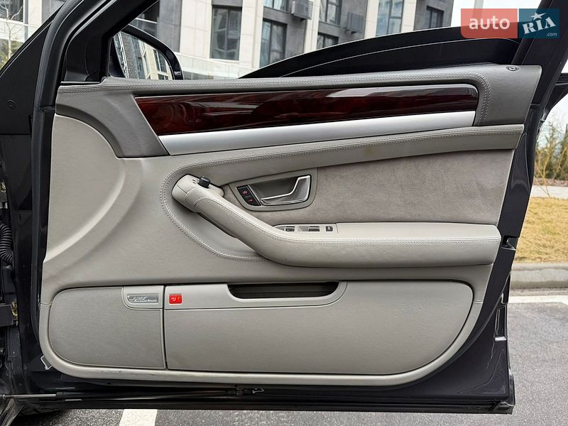Седан Audi A8 2006 в Киеве