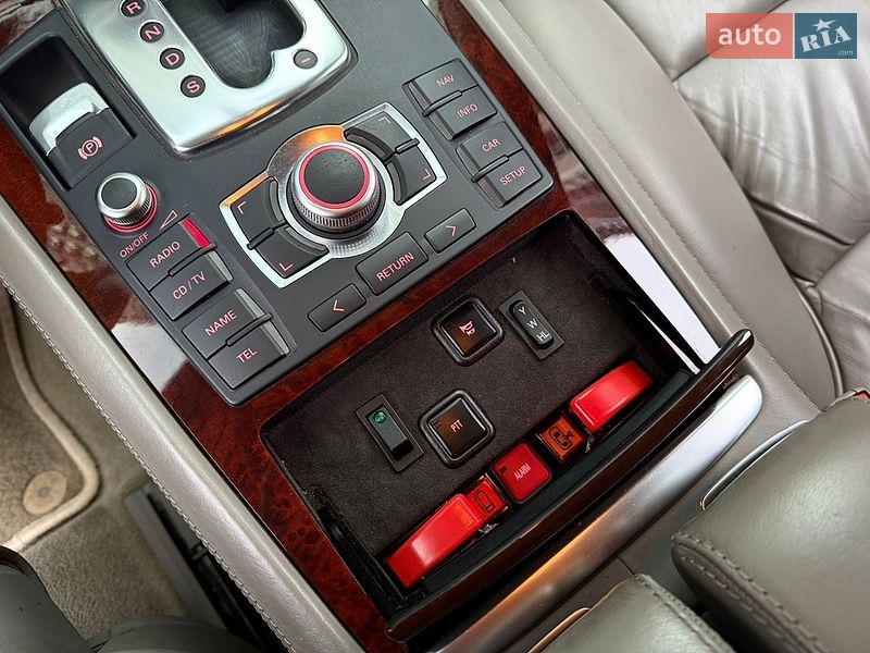 Седан Audi A8 2006 в Киеве