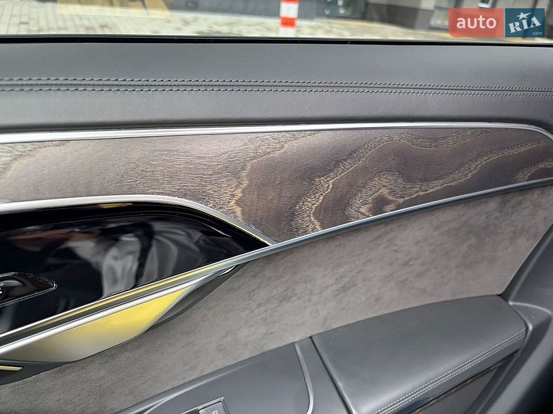 Седан Audi A8 2020 в Києві