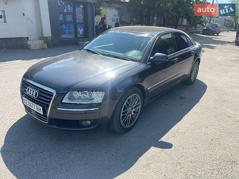 Седан Audi A8 2004 в Днепре