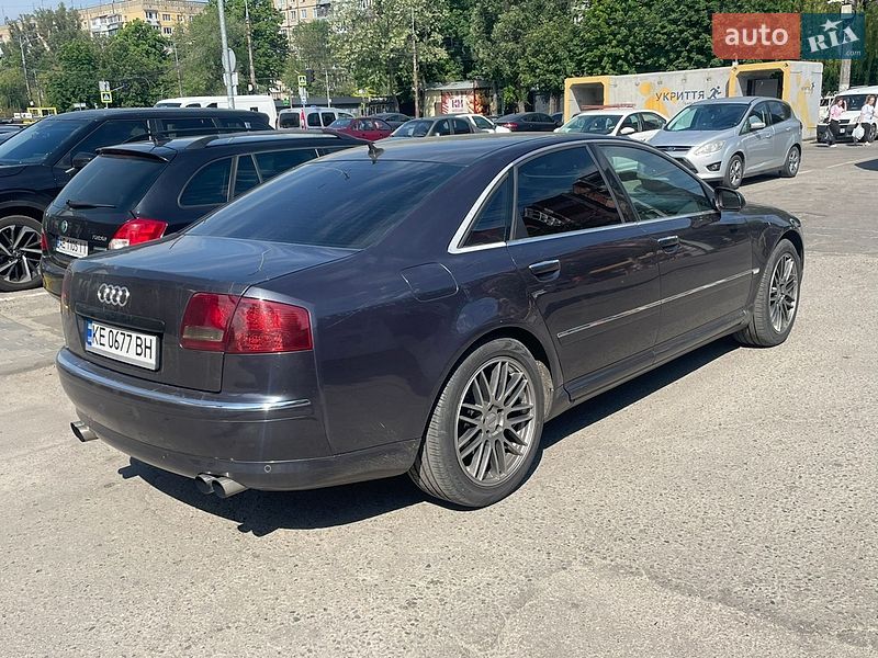 Седан Audi A8 2004 в Днепре