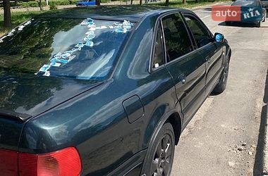 Седан Audi A8 1996 в Калуші