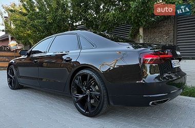 Седан Audi A8 2014 в Виннице