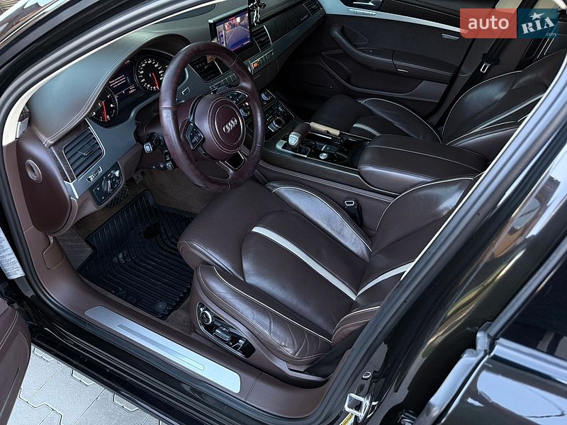 Седан Audi A8 2014 в Виннице