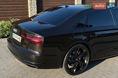 Седан Audi A8 2014 в Виннице