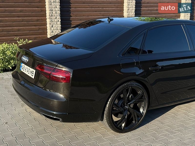 Седан Audi A8 2014 в Виннице
