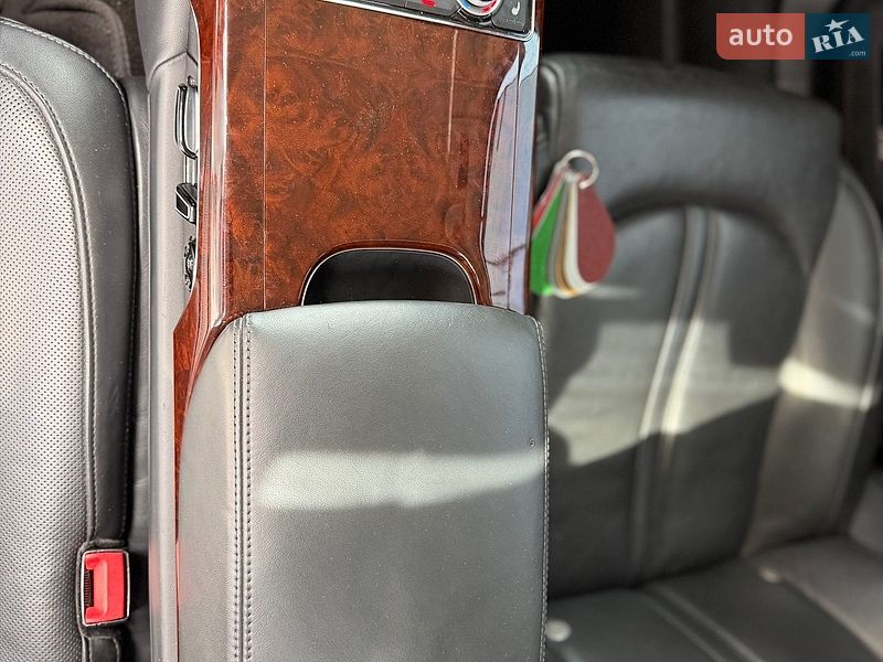 Седан Audi A8 2011 в Виннице