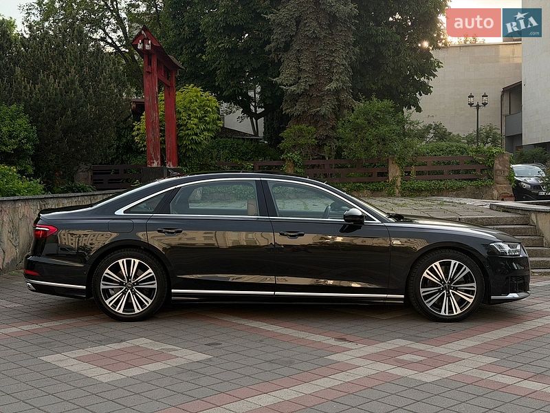 Седан Audi A8 2021 в Хмельницком