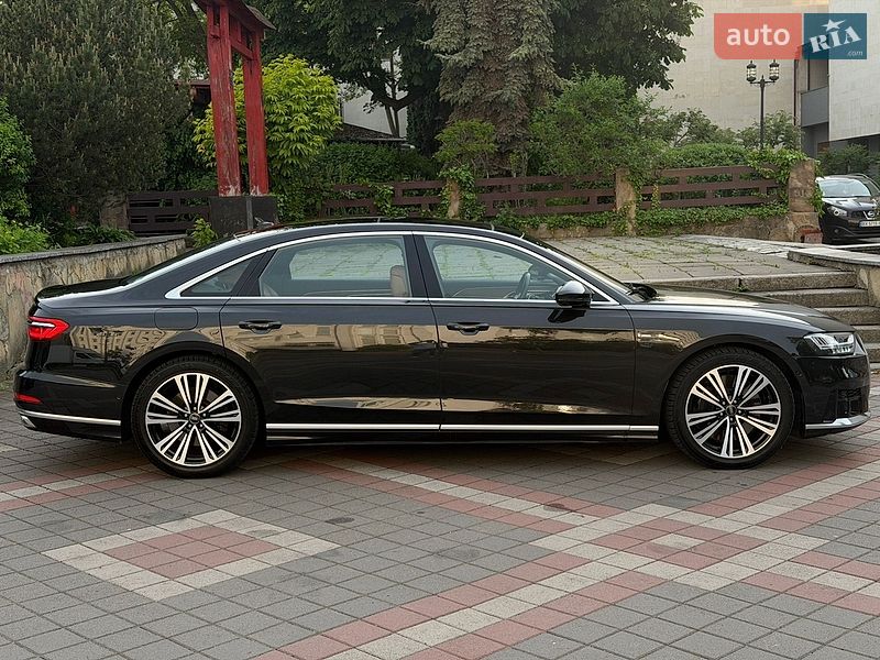 Седан Audi A8 2021 в Хмельницком