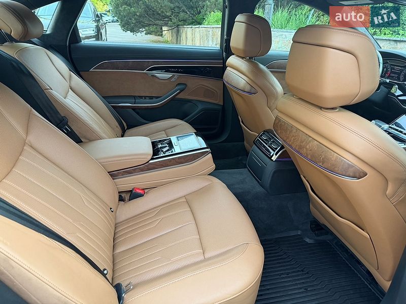Седан Audi A8 2021 в Хмельницком