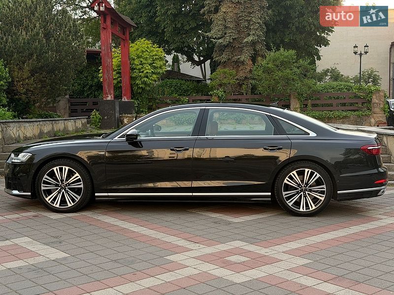 Седан Audi A8 2021 в Хмельницком
