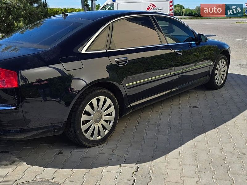 Седан Audi A8 2004 в Виннице