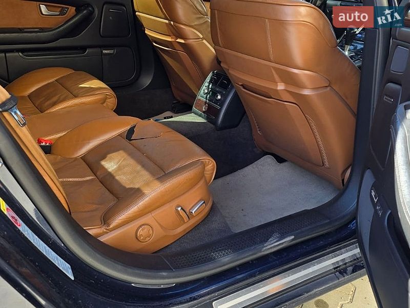 Седан Audi A8 2004 в Виннице