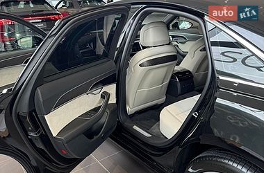 Седан Audi A8 2026 в Кривому Розі