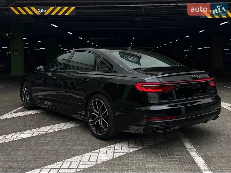 Седан Audi A8 2021 в Киеве