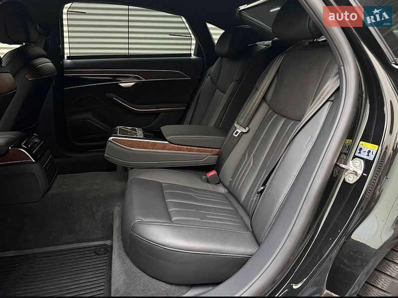 Седан Audi A8 2021 в Киеве
