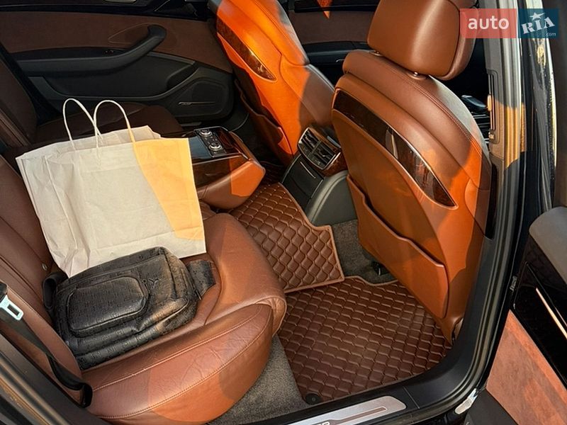 Седан Audi A8 2014 в Киеве