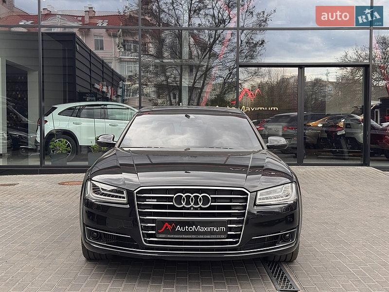 Седан Audi A8 2015 в Одессе