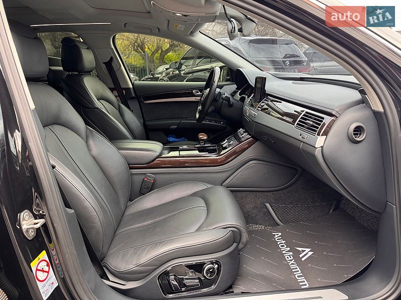 Седан Audi A8 2015 в Одессе