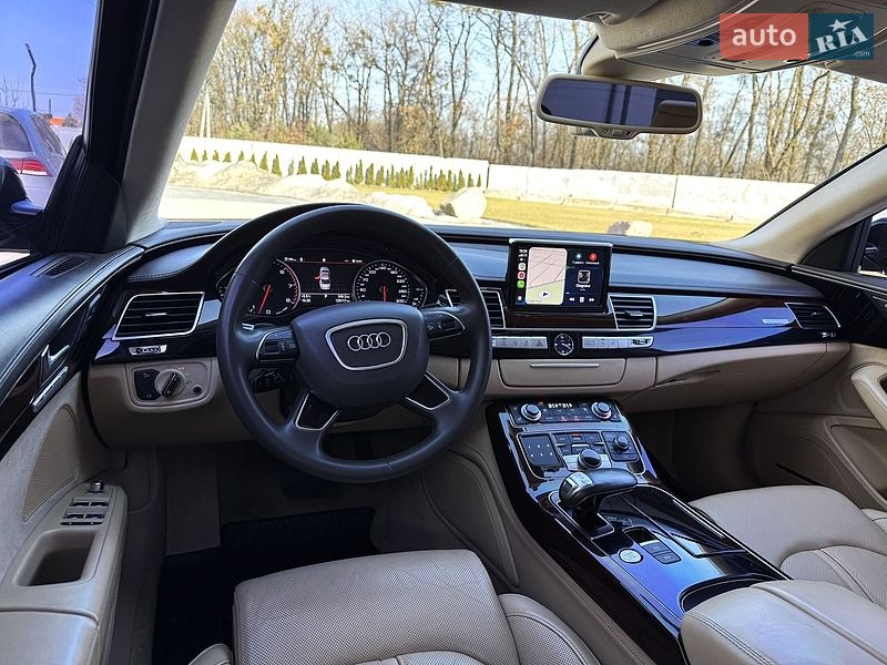 Седан Audi A8 2013 в Луцьку