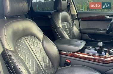 Седан Audi A8 2012 в Вараше