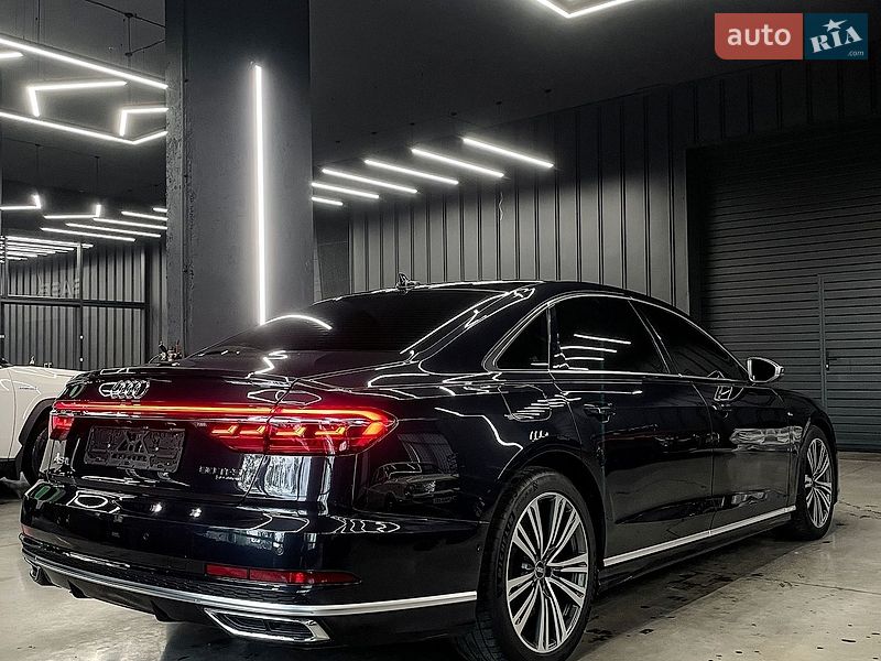 Седан Audi A8 2021 в Киеве
