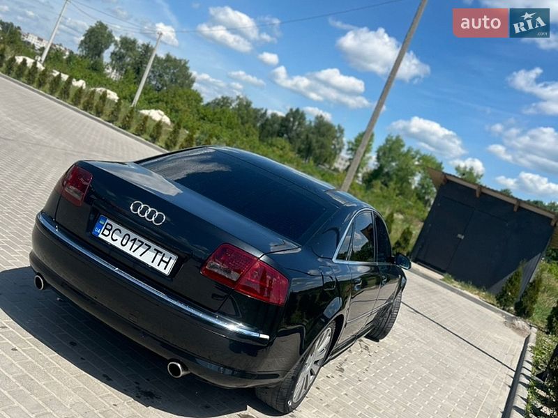Седан Audi A8 2003 в Золочеве