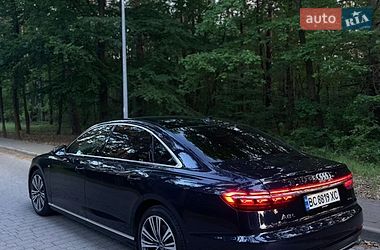 Седан Audi A8 2023 в Львове