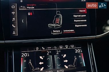 Седан Audi A8 2023 в Львове