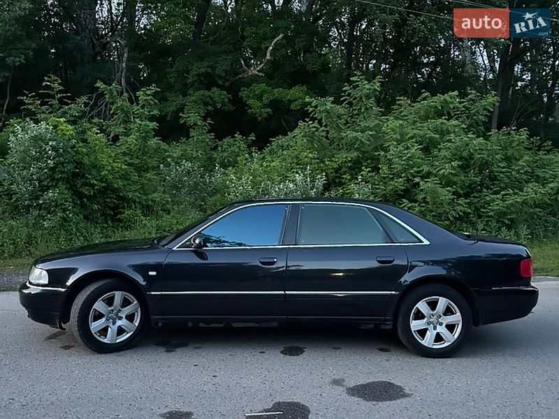 Седан Audi A8 2001 в Полтаві
