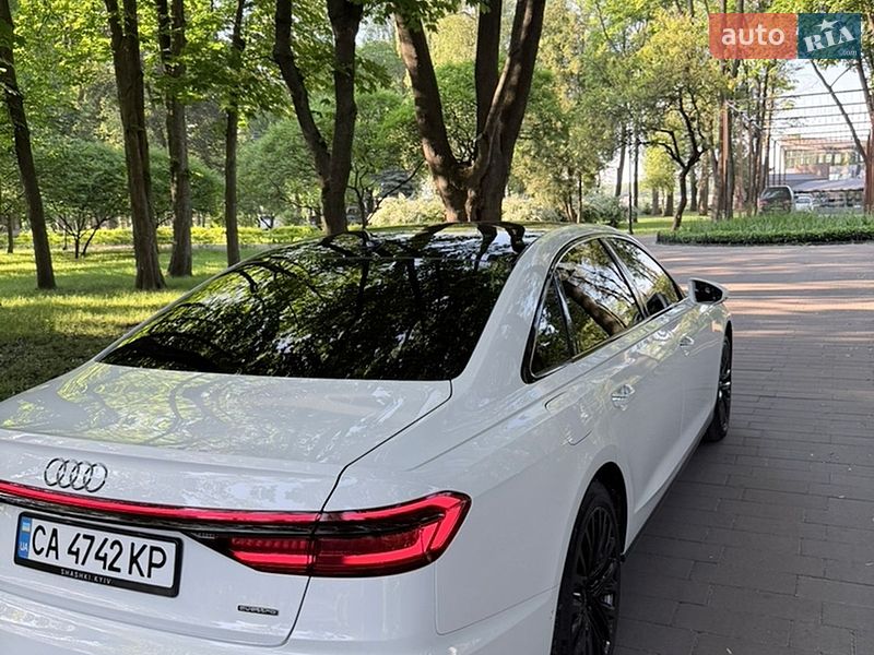 Седан Audi A8 2018 в Києві