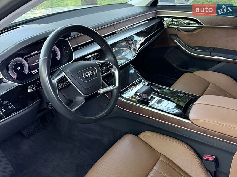 Седан Audi A8 2018 в Києві