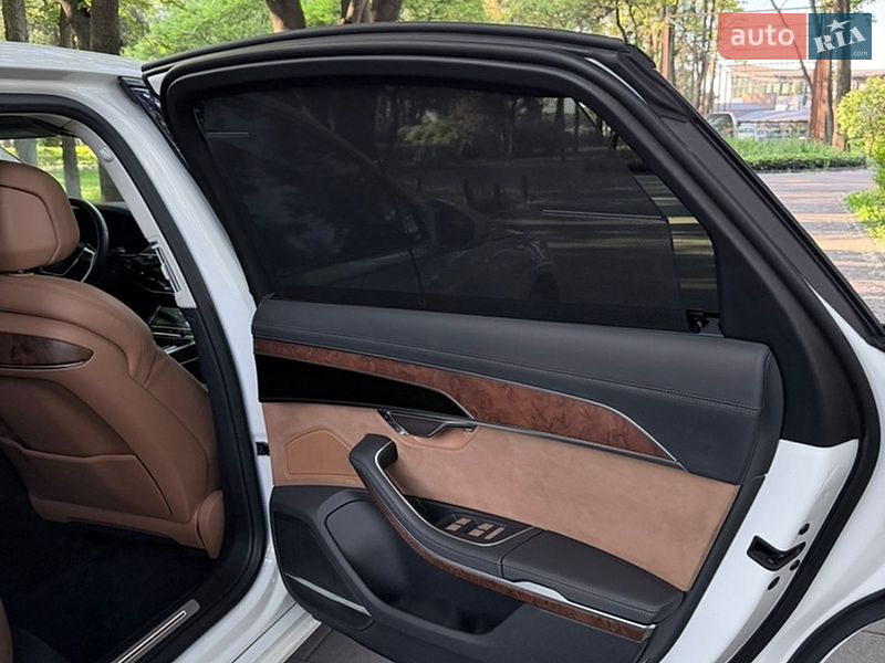 Седан Audi A8 2018 в Києві